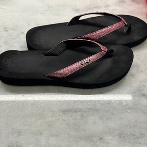 Reef Women's Black and Glittery Pink Sandals